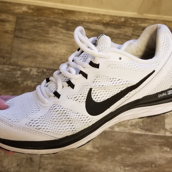 Shoes - Picture 4 of 4